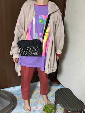 「アイテム（アナログ腕時計、レッド系）」を使った、🐸🐸たつきてぃー🧸さん（レディース・163cm）の春コーディネート