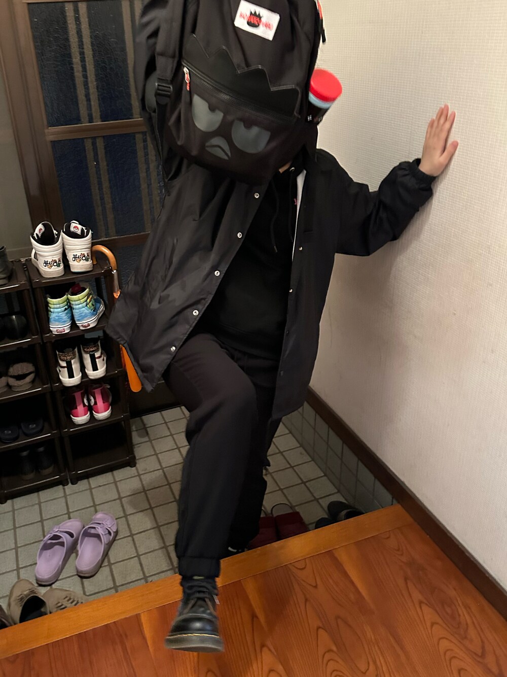 「ローファー、いまどきジャケット写真、ラッキーカラーは黒、事務の人、水曜日のたつきてぃーどうでしょう、4月っ、5日っ、スラックス」｜「GUのアイテム（パンツ、ブラック系）」を使った、🐸🐸たつきてぃー🧸さん（レディース・163cm）の春コーディネートの1枚目の写真