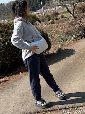 「RODEO CROWNS WIDE BOWL（ロデオクラウンズワイドボウル）のスリッポンボアシューズ（その他シューズ、ホワイト系）」を使った、🐸🐸たつきてぃー🧸さん（レディース・163cm）の春コーディネート