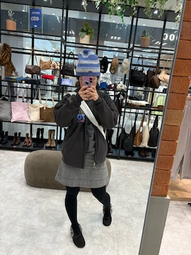 「RODEO CROWNS WIDE BOWL（ロデオクラウンズワイドボウル）のボーダーモヘアニットビーニー（ニットキャップ/ビーニー、ブルー系）」を使った、🐸🐸たつきてぃー🧸さん（レディース・163cm）の春コーディネート