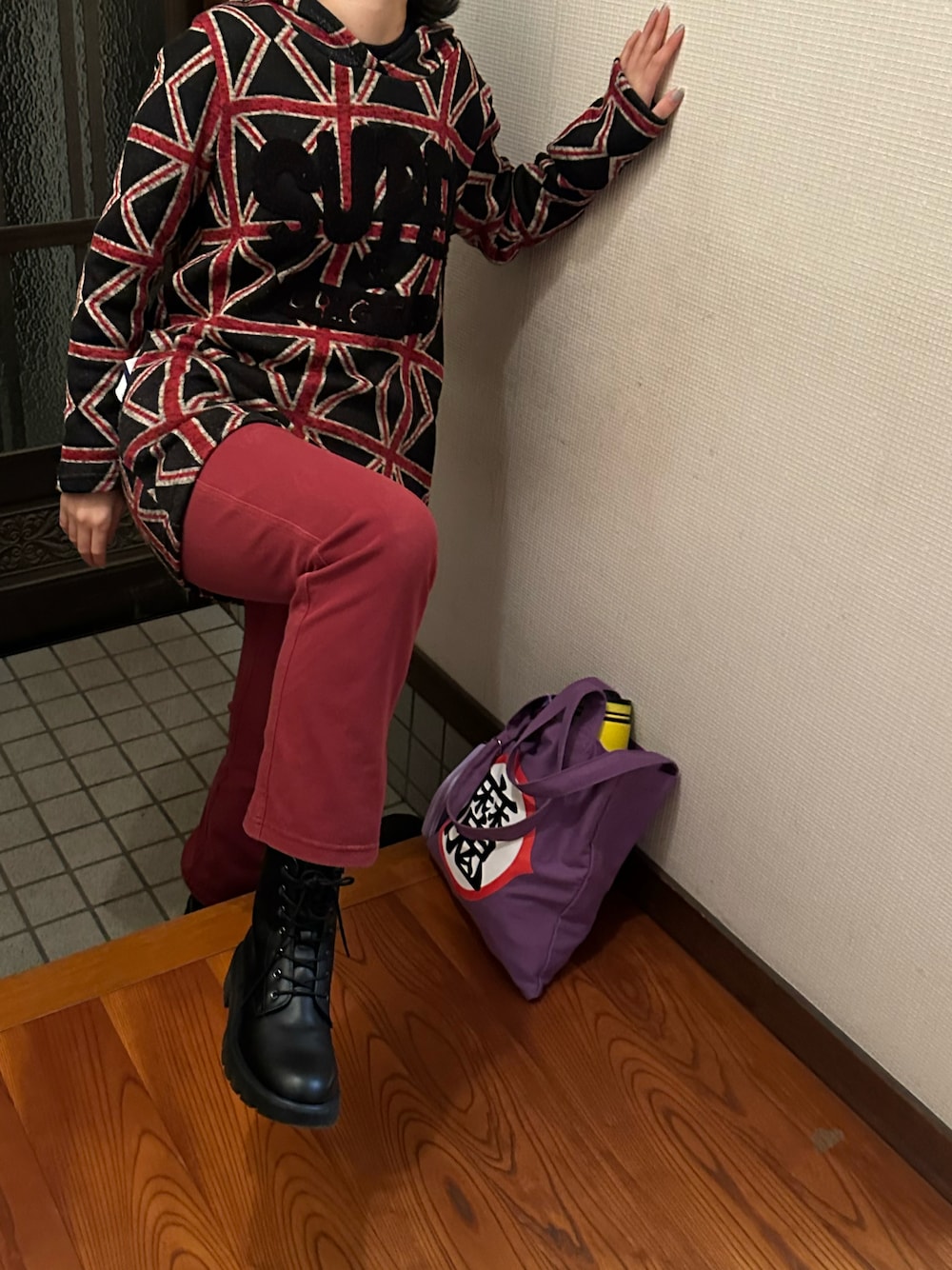「ブーツ、ラッキーカラーは赤、事務の人、水曜日のたつきてぃーどうでしょう、3月っ、27日っ、トートバッグ、あたらしいやーつ、春たつきてぃー」｜「R e m i xのアイテム（ワンピース/ドレス、レッド系）」を使った、🐸🐸たつきてぃー🧸さん（レディース・162cm）の春コーディネートの1枚目の写真
