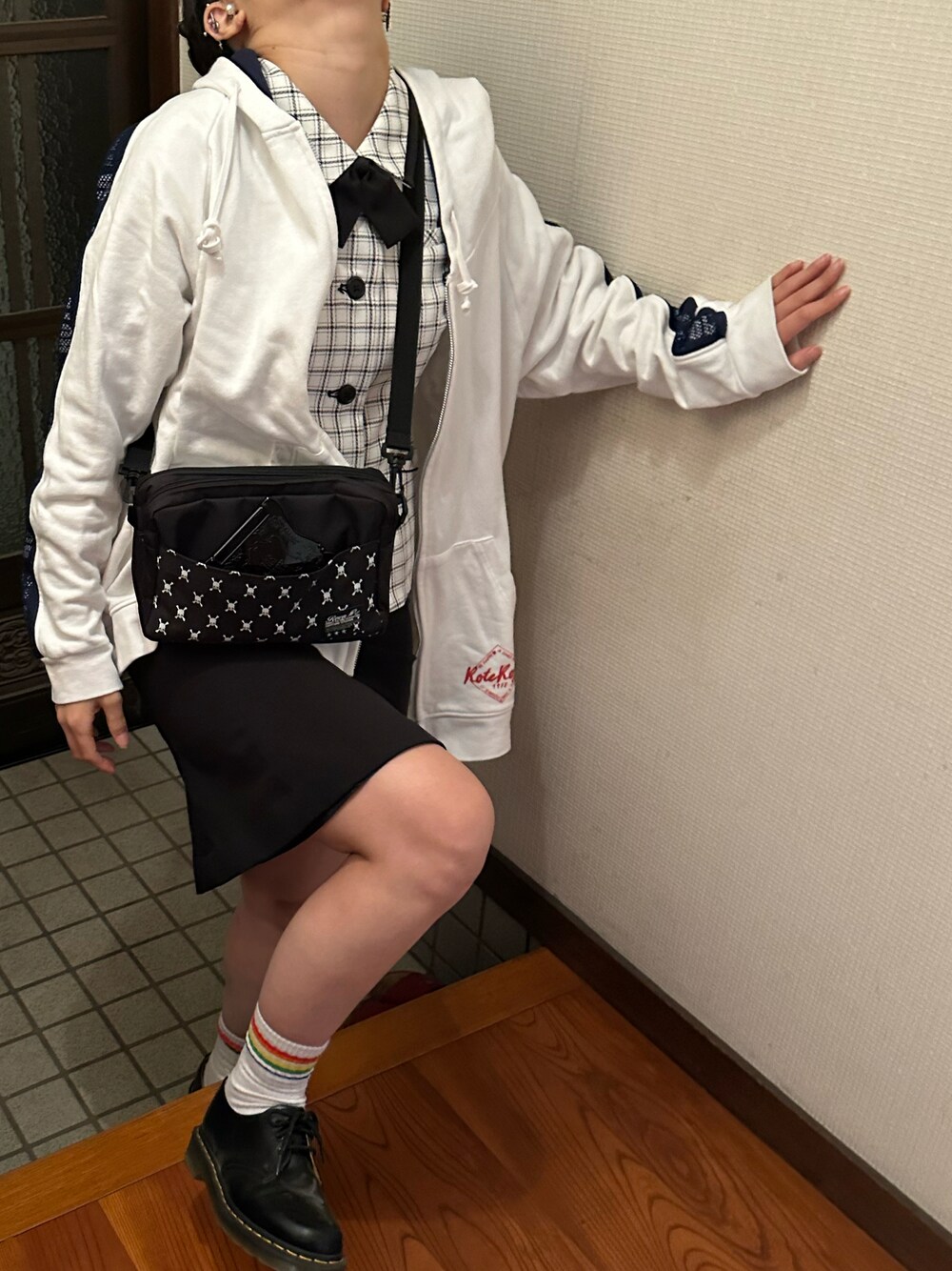 「チェック、６月っ、1日っ、木曜日のたつきてぃー、ローファー、あたらしいやーつ」｜「Dr. MartensのDr.Martensドクターマーチン 1461 1461w 3eye Gibson 3ホールギブソン レザーシューズ（ドレスシューズ、ブラック系）」を使った、🐸🐸たつきてぃー🧸さん（レディース・163cm）の夏コーディネートの1枚目の写真