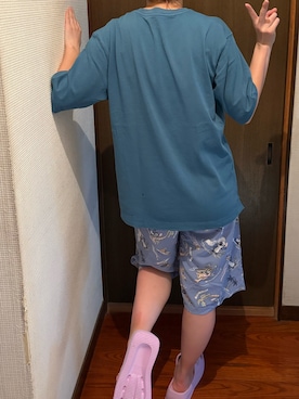 「UNIQLO（ユニクロ）のアイテム（Tシャツ/カットソー、ブルー系）」を使った、🐸🐸たつきてぃー🧸さん（レディース・162cm）の夏コーディネート
