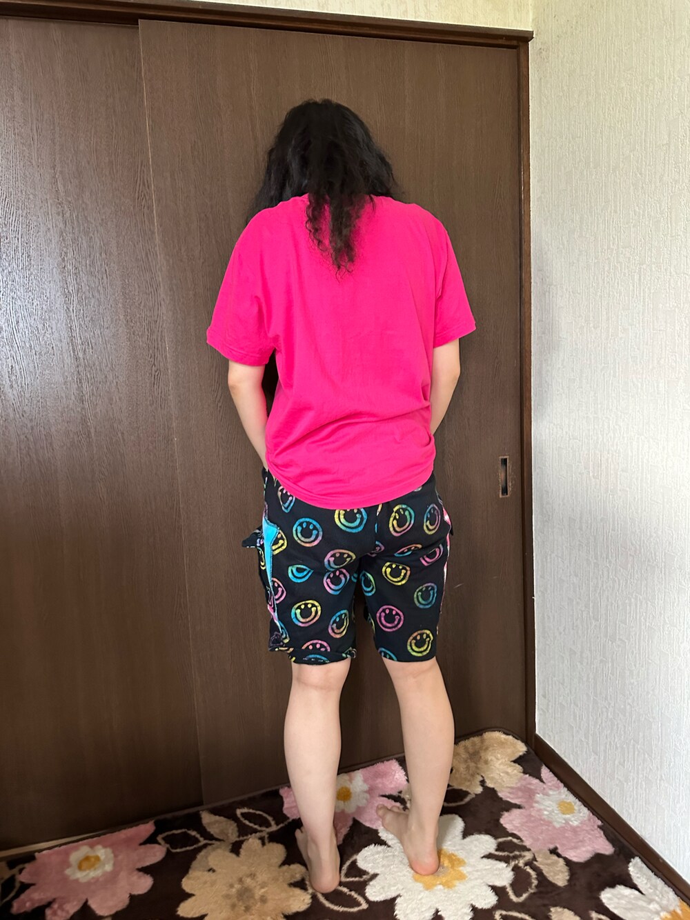 「ラッキーカラーはピンク、事務の人の休日、土曜日のたつきてぃー、夏たつきてぃー、夏コーデ、8月っ、10日っ」｜「沖縄で買ったやつ！のアイテム（Tシャツ/カットソー、ピンク系）」を使った、🐸🐸たつきてぃー🧸さん（レディース・163cm）の夏コーディネートの1枚目の写真