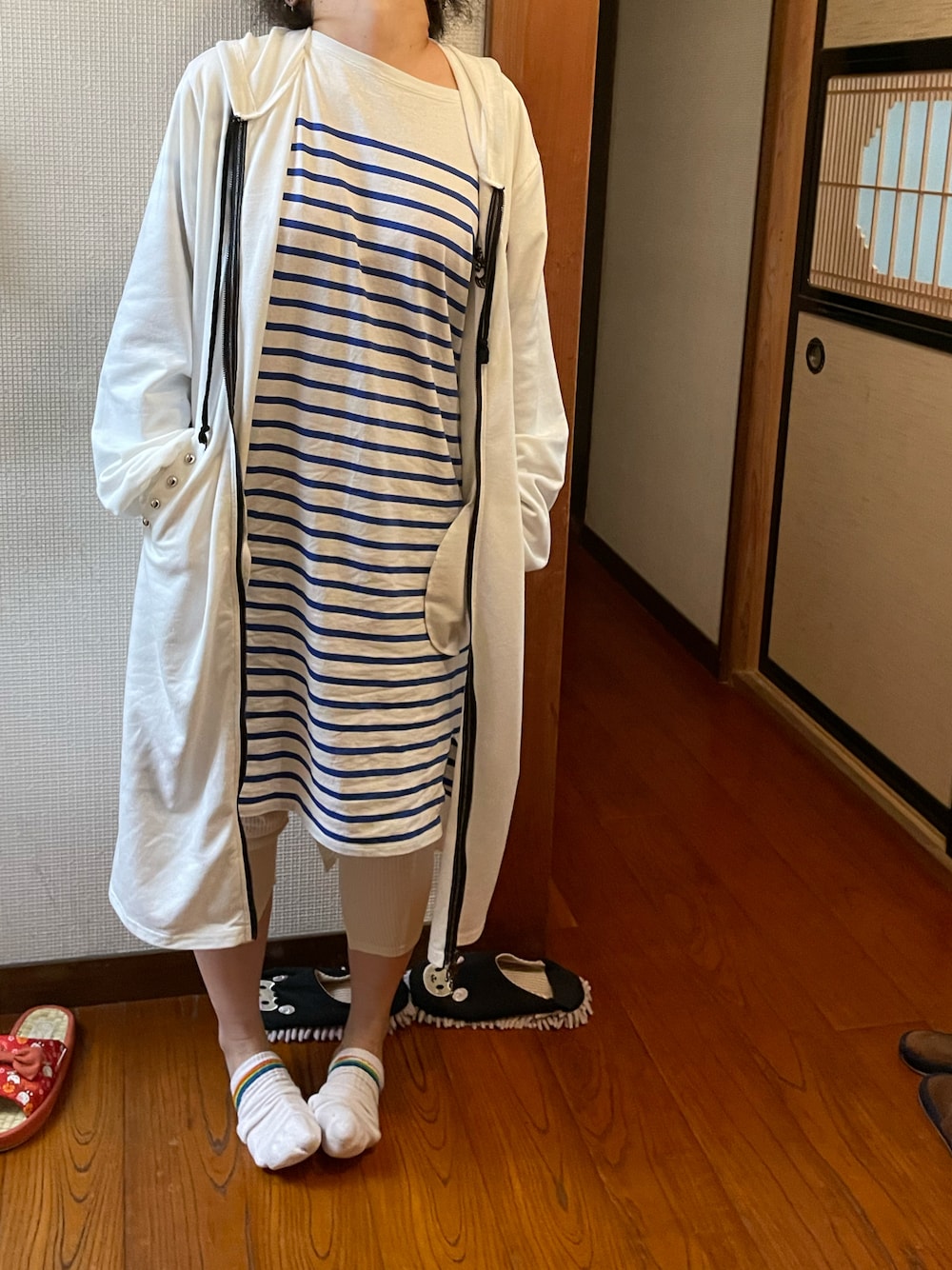 「秋ルック紹介するよ、とっておきの秋コーデ、ラッキーカラーは白、事務の人、たつ金曜ロードショー、はなきんはなきん、10月っっ、７日っ、ワントーンコーデ」｜「UNIQLOのボーダーボートネックワンピース（長袖）（ワンピース、ブルー系）」を使った、🐸🐸たつきてぃー🧸さん（レディース・162cm）の秋コーディネートの1枚目の写真