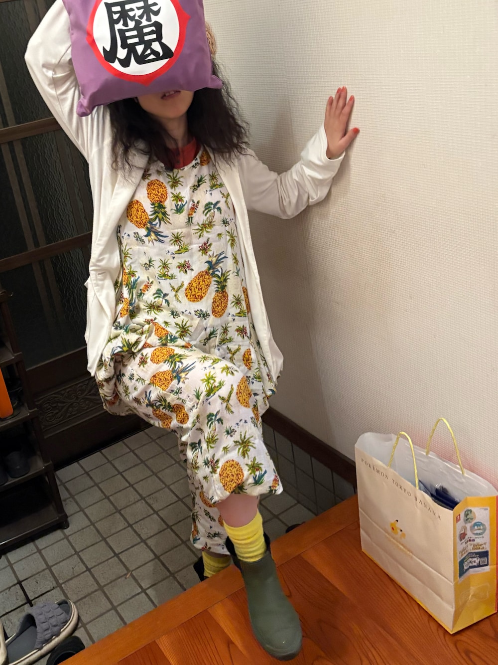 「ラッキーカラーは黄色、ラッキーカラーは緑、事務の人、水曜日のたつきてぃーどうでしょう、梅雨たつきてぃー、６月っ、11日っ、セットアップ、トートバッグ、レイヤードスタイル、ラッキーカラーは白、ラッキーカラーは紫、梅雨(天パ強め)」｜「CONVERSEのCONVERSE ALL STAR LIGHT WR SL SIDEGORE HI / コンバース オールスター ライト サイドゴア（スニーカー、グリーン系）」を使った、🐸🐸たつきてぃー🧸さん（レディース・162cm）の夏コーディネートの1枚目の写真