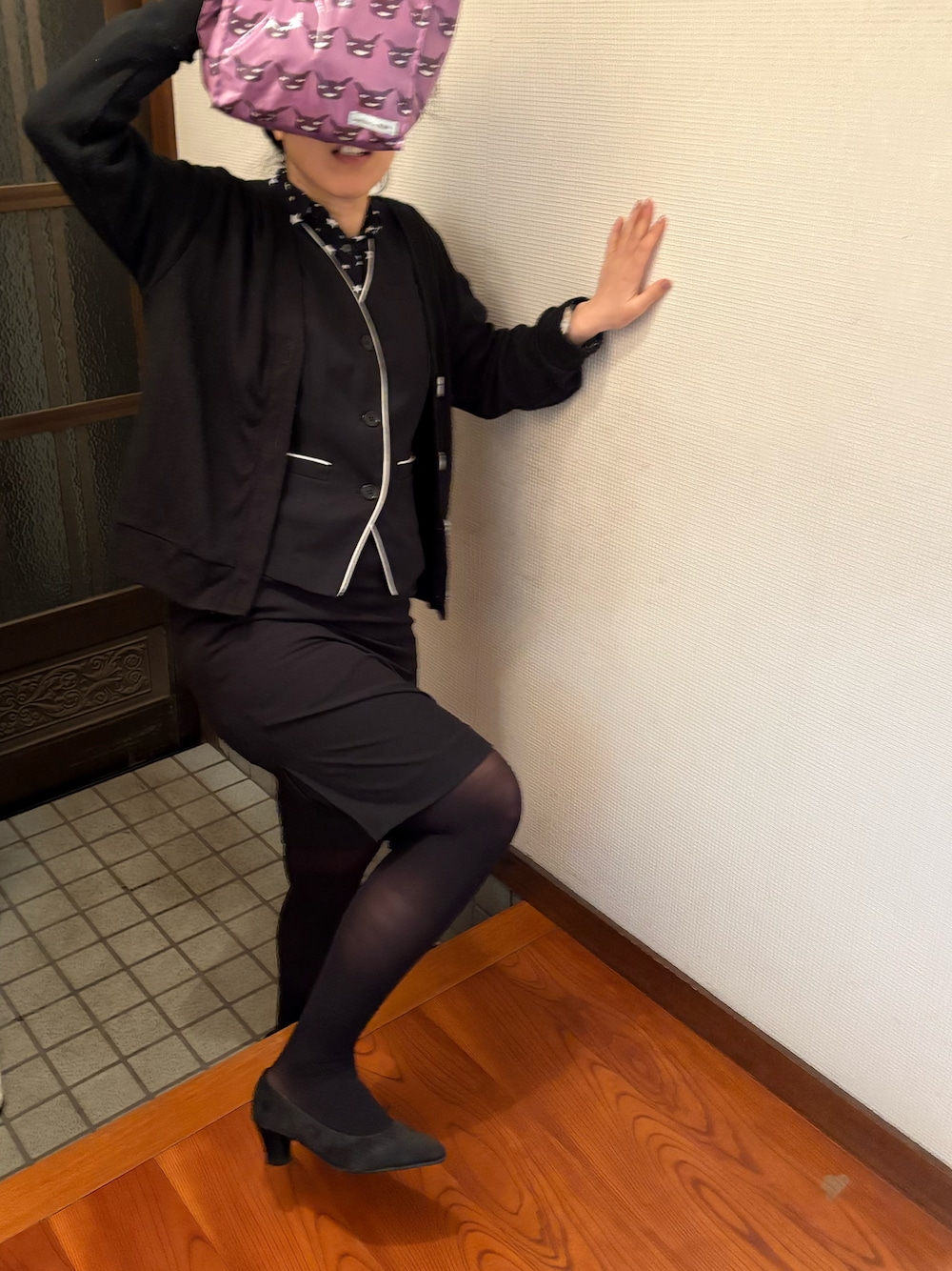「ラッキーカラーは黒、事務の人、たつ金曜ロードショー、はなきんはなきん、春たつきてぃー、4月っ、11日っ、パンプス」｜「GORGEのアイテム（パンプス、ブラック系）」を使った、🐸🐸たつきてぃー🧸さん（レディース・163cm）の春コーディネートの1枚目の写真