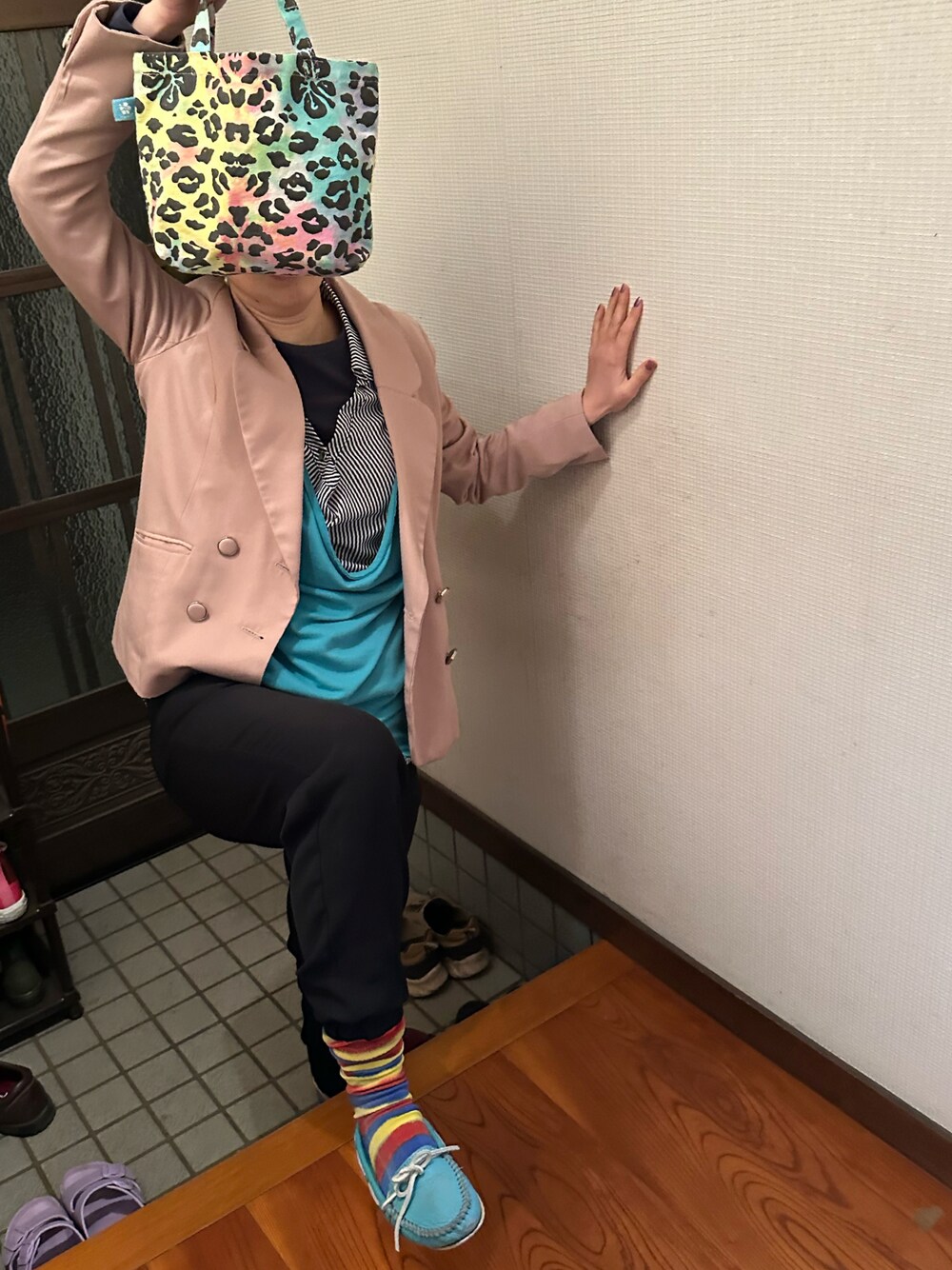 「春服デビュー宣言、シンプルコーデ、ジャケット、春たつきてぃー、事務の人、ラッキーカラーは青、水曜日のたつきてぃーどうでしょう、3月っ、８日っ」｜「ROTE ROSA🌺のアイテム（トートバッグ、グリーン系）」を使った、🐸🐸たつきてぃー🧸さん（レディース・163cm）の春コーディネートの1枚目の写真