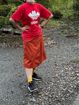 「アイテム（アナログ腕時計、レッド系）」を使った、🐸🐸たつきてぃー🧸さん（レディース・163cm）の夏コーディネート