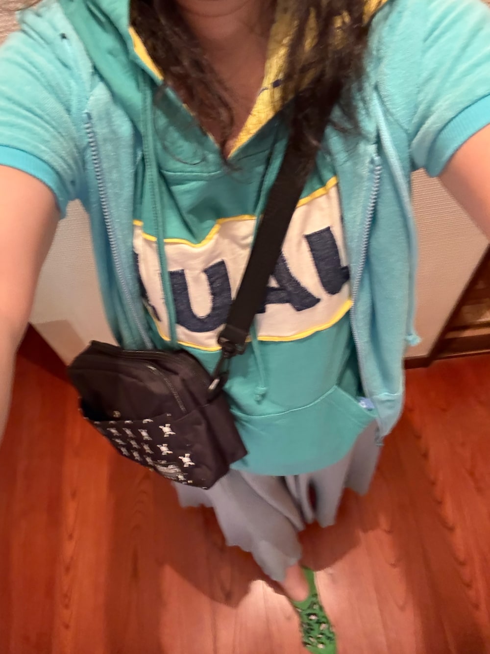「日曜日のたつきてぃー、夏たつきてぃー、ラッキーカラーは水色、ラッキーカラーは緑、事務の人の放課後、ショルダーバッグ、7月っ、27日っ」｜「ROENのアイテム（ショルダーバッグ、ブラック系）」を使った、🐸🐸たつきてぃー🧸さん（レディース・162cm）の夏コーディネートの1枚目の写真