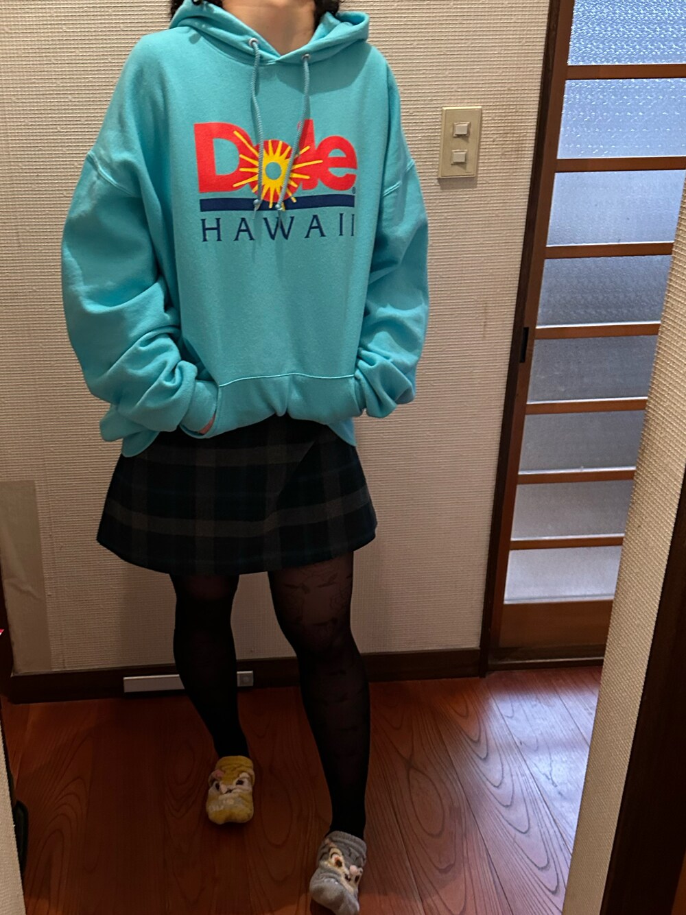 「冬コーデ、あたらしいやーつ、事務の人、土曜日のたつきてぃー、ラッキーカラーはスカイブルー、ラッキーカラーは水色、1月っ、14日っ」｜「Doleのアイテム（スウェット、ブルー系）」を使った、🐸🐸たつきてぃー🧸さん（レディース・163cm）の冬コーディネートの1枚目の写真