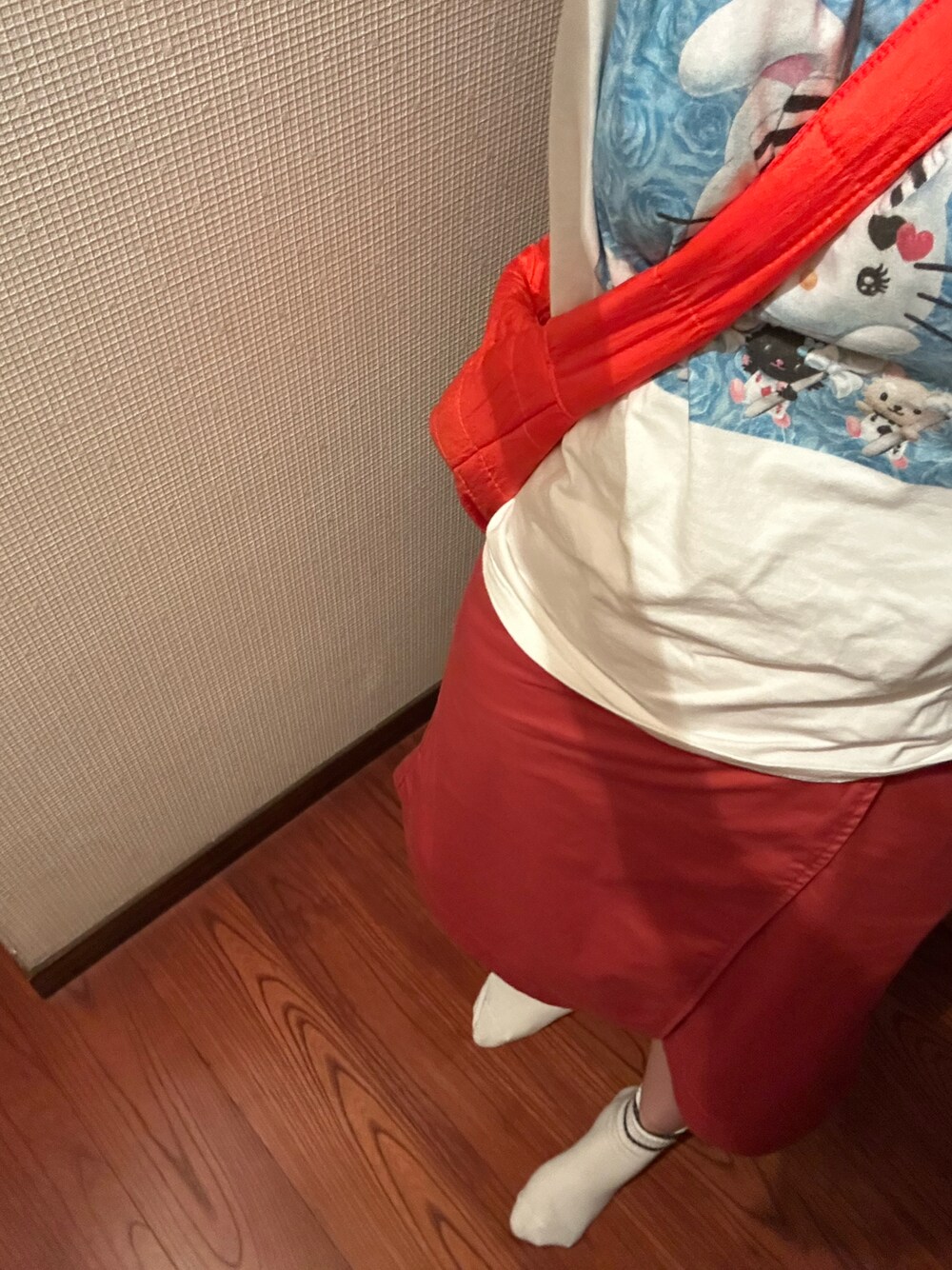 「夏コーデ、ラッキーカラーはオレンジ、事務の人の放課後、６月っ、夏だ！Tシャツ着よう！、14日っ、たつ金曜ロードショー、はなきんはなきん、ショルダーバッグ、ロングスカート、あたらしいやーつ、フェスコーデ」｜「UNIQLOのハイウエストラップナロースカート（スカート、オレンジ系）」を使った、🐸🐸たつきてぃー🧸さん（レディース・163cm）の夏コーディネートの1枚目の写真