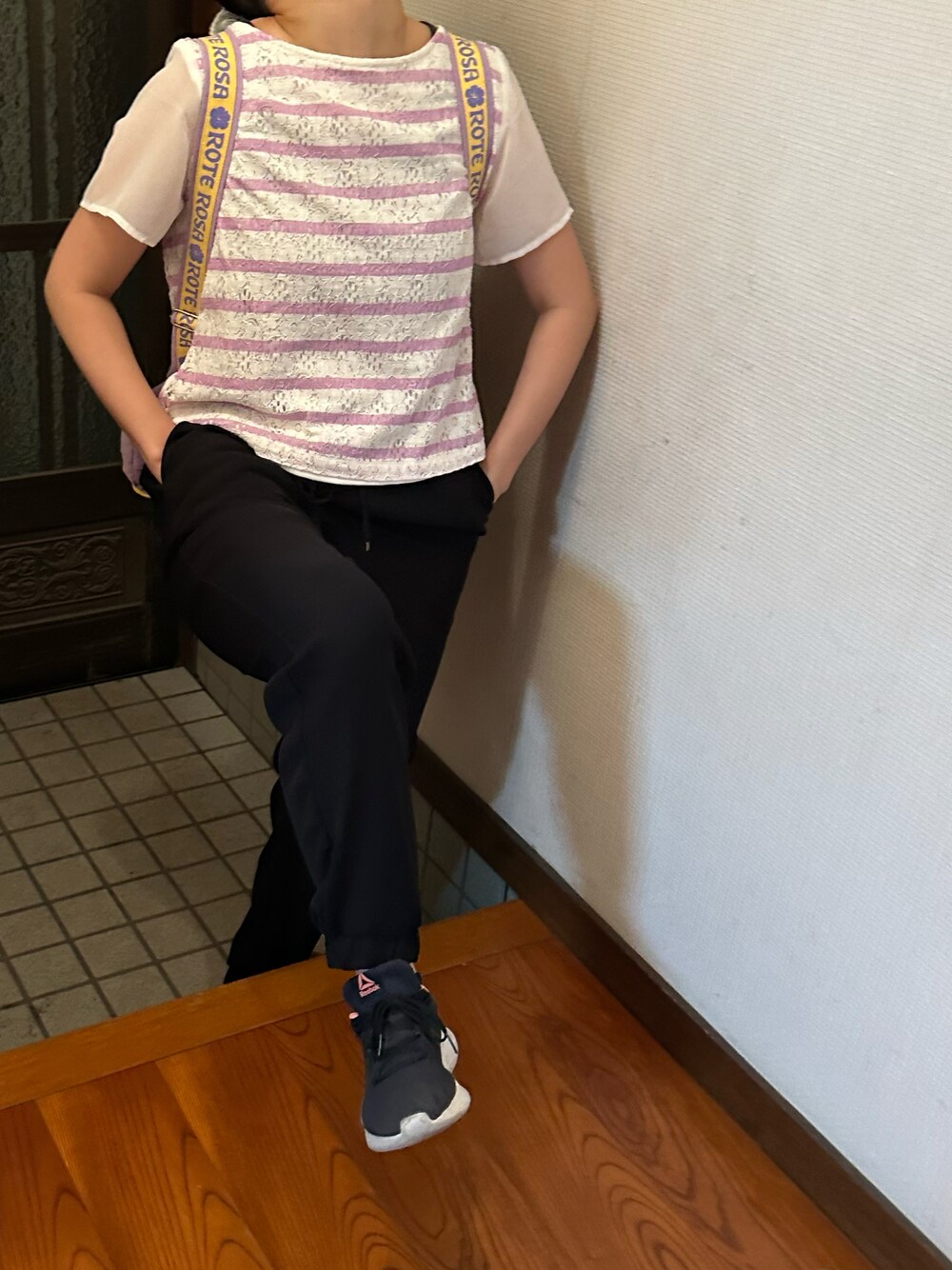 「淡色コーデ、ラッキーカラーはムラサキ、ラッキーカラーは薄紫、事務の人、月曜日のたつきてぃー、６月っ、19日っ、チャリで来た、梅雨たつきてぃー、梅雨(天パ強め)」｜「GUのアイテム（パンツ、ブラック系）」を使った、🐸🐸たつきてぃー🧸さん（レディース・163cm）の夏コーディネートの1枚目の写真