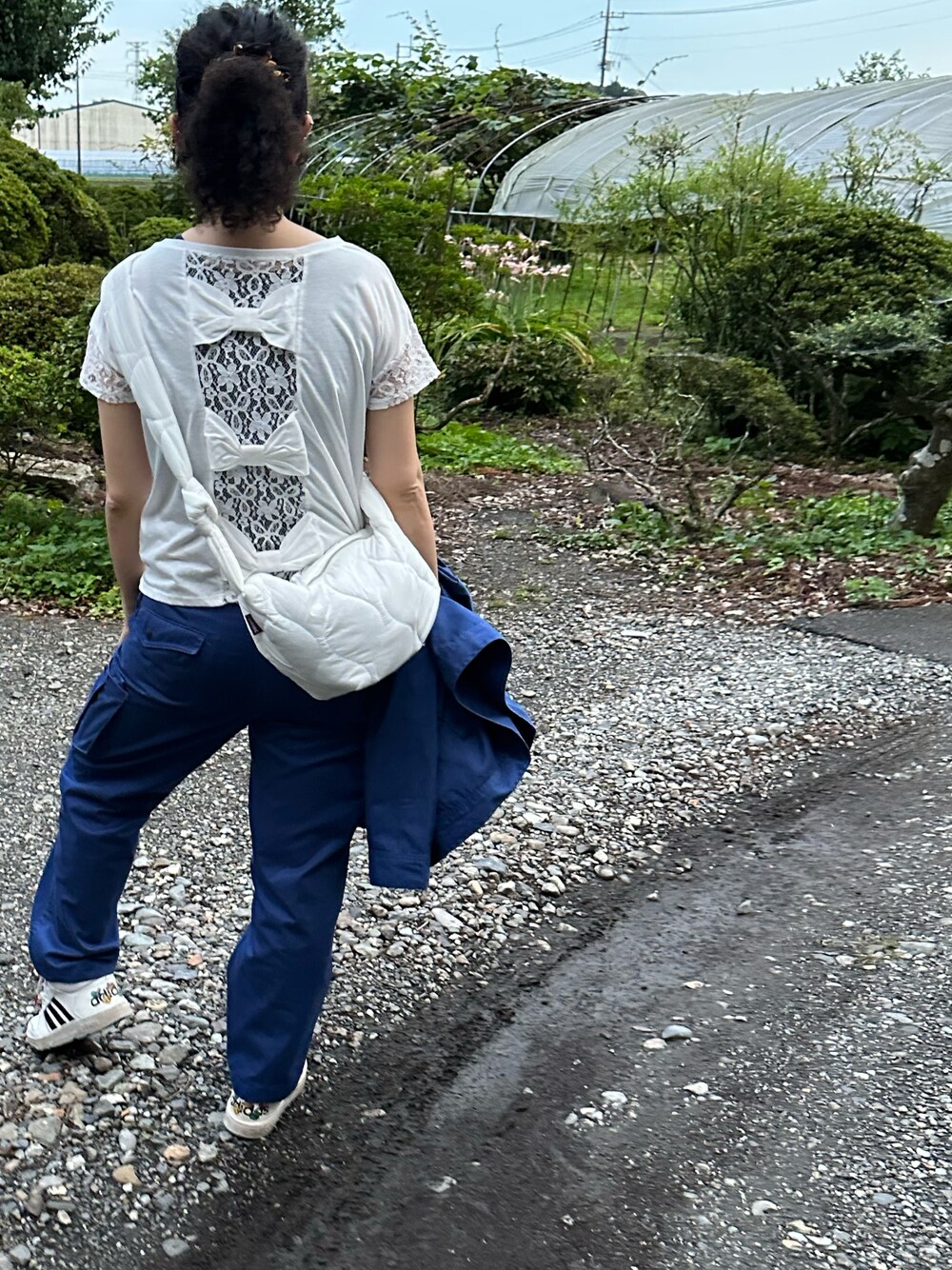 「カーゴパンツ、ラッキーカラーは白、事務の人、水曜日のたつきてぃーどうでしょう、7月っ、5日っ、セットアップ」｜「Dip Dropsのアイテム（Tシャツ/カットソー、ホワイト系）」を使った、🐸🐸たつきてぃー🧸さん（レディース・163cm）の夏コーディネートの1枚目の写真