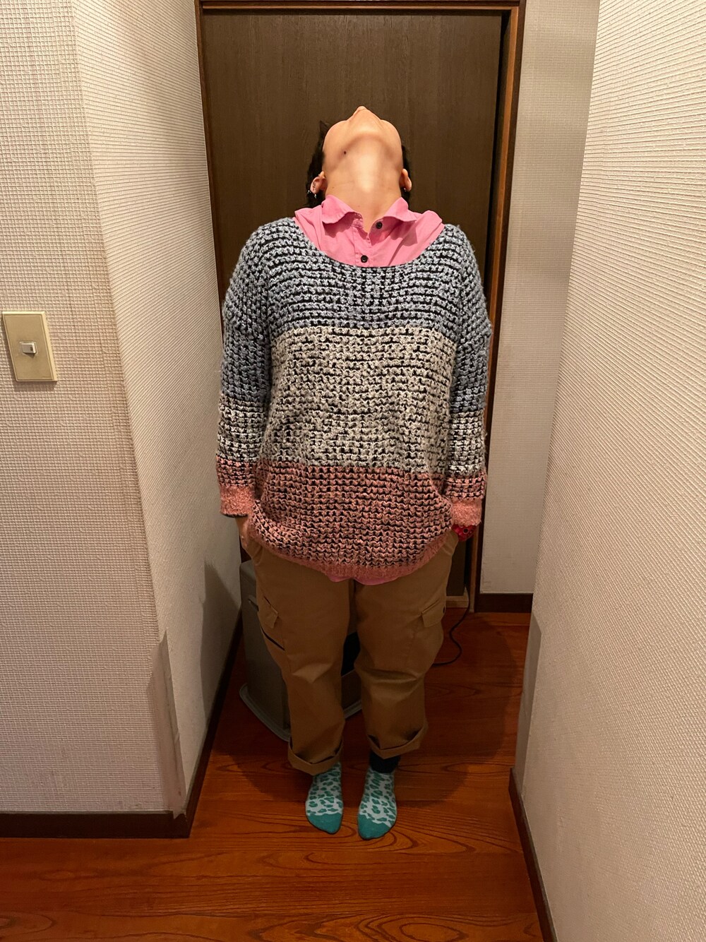 「厚底シューズ、クリスマスに着たい服、ラッキーカラーはベージュ、ラッキーカラーはピンク、12月っ、16日っ、木曜日のたつきてぃー、冬たつきてぃー」｜「JEANASISのコットンリネンシャツLS/834659（シャツ/ブラウス、ピンク系）」を使った、🐸🐸たつきてぃー🧸さん（レディース・162cm）の冬コーディネートの1枚目の写真
