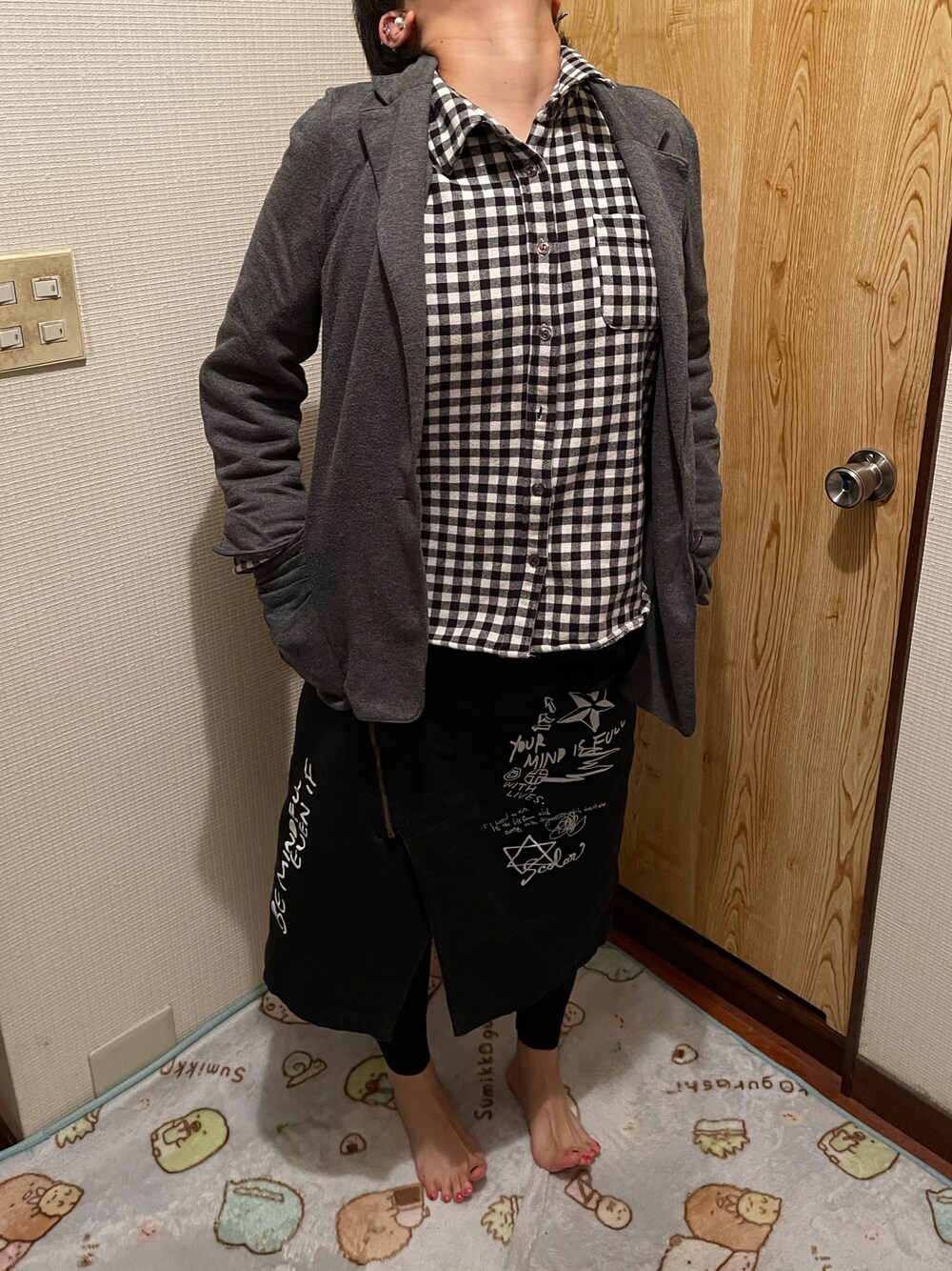 「テーラードジャケット、はじめましてコーデ、ラッキーカラーはグレー、事務の人、4月っ、1日っ、たつ金曜ロードショー」｜「Honeysのアイテム（テーラードジャケット、グレー系）」を使った、🐸🐸たつきてぃー🧸さん（レディース・162cm）の春コーディネートの1枚目の写真
