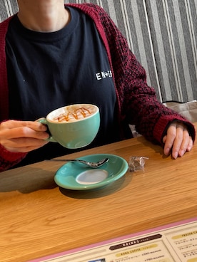 「アイテム（スウェットパンツ、レッド系）」を使った、🐸🐸たつきてぃー🧸さん（レディース・162cm）の秋コーディネート