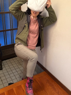 「DISCOAT（ディスコート）のボンディングメッセンジャーバッグ（メッセンジャーバッグ、ホワイト系）」を使った、🐸🐸たつきてぃー🧸さん（レディース・163cm）の春コーディネート