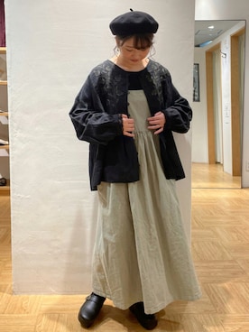 「刺繍」｜「アイテム（ジャンパースカート）」を使った、satomiさん（レディース・152cm）の秋コーディネート