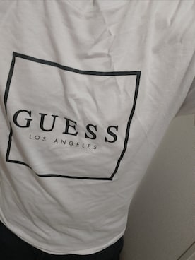 「Guess（ゲス）のアイテム（Tシャツ/カットソー）」を使った、Ferragamoさん（メンズ・172cm）の秋コーディネート