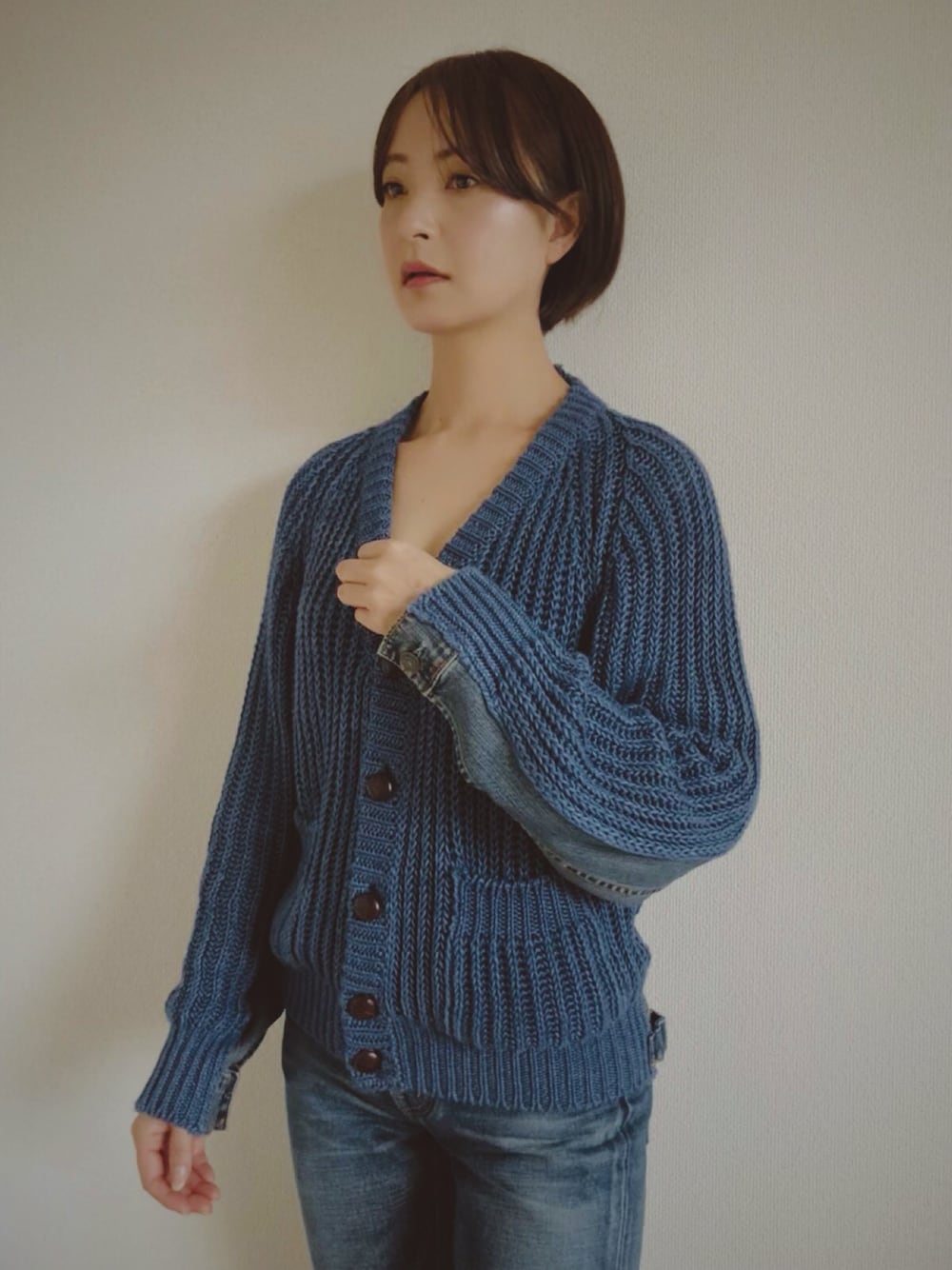 「デニムカーディガン、デニム、秋服、カーディガン、デニムオンデニム」｜「CristaSeya のアイテム（デニムジャケット、ブルー系）」を使った、mmmkmrさん（レディース・160cm）の秋コーディネートの1枚目の写真