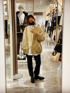 「Spick & Span（スピックアンドスパン）のアイテム（MA-1、ベージュ系）」を使った、yukina さん（レディース）の冬コーディネート