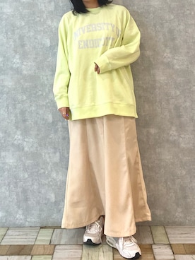 「イエロー」｜「アイテム（スウェット）」を使った、くすみんさん（レディース・153cm）の冬コーディネート