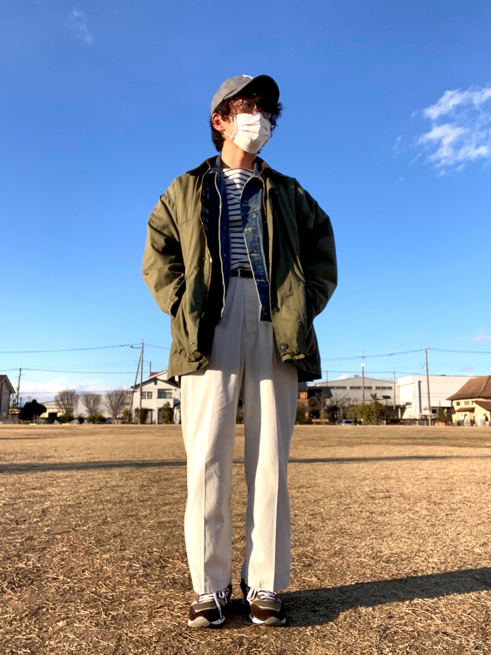 「大人カジュアル、春アウター、お洒落さんとつながりたい、キャップ、古着MIX、古着好きな人と繋がりたい」｜「confectのアイテム（その他パンツ、ホワイト系）」を使った、Toshiさん（メンズ・175cm）の冬コーディネートの1枚目の写真