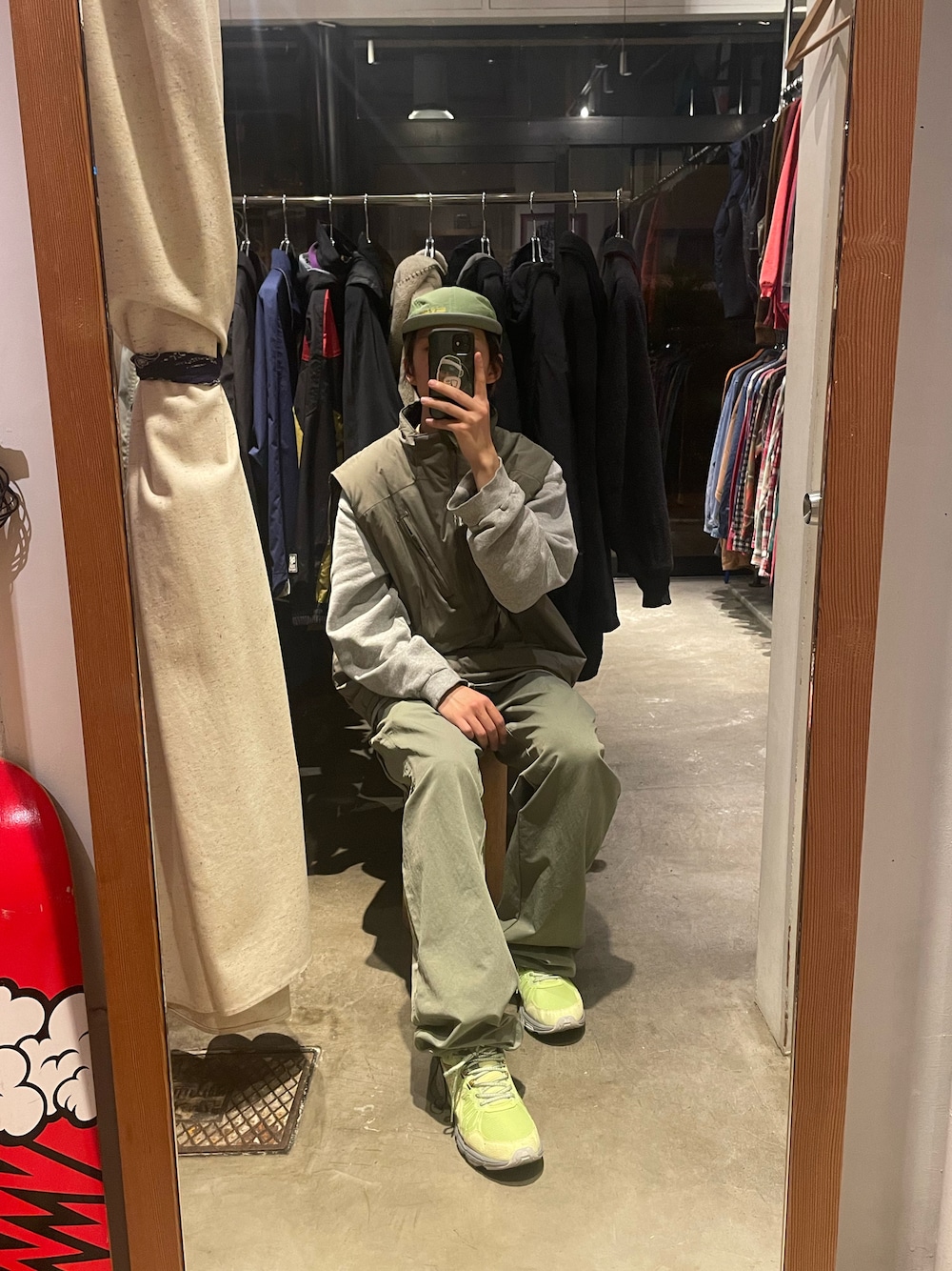 「easygo、level7、ECWCS、スウェット、ナイロンパンツ、アシックス、古着」｜「ASICSのASICS アシックス HN1-S ゲルベンチャー 7 HN1-S GEL-VENTURE 7（スニーカー、グリーン系）」を使った、アキヲさん（メンズ・172cm）の冬コーディネートの1枚目の写真