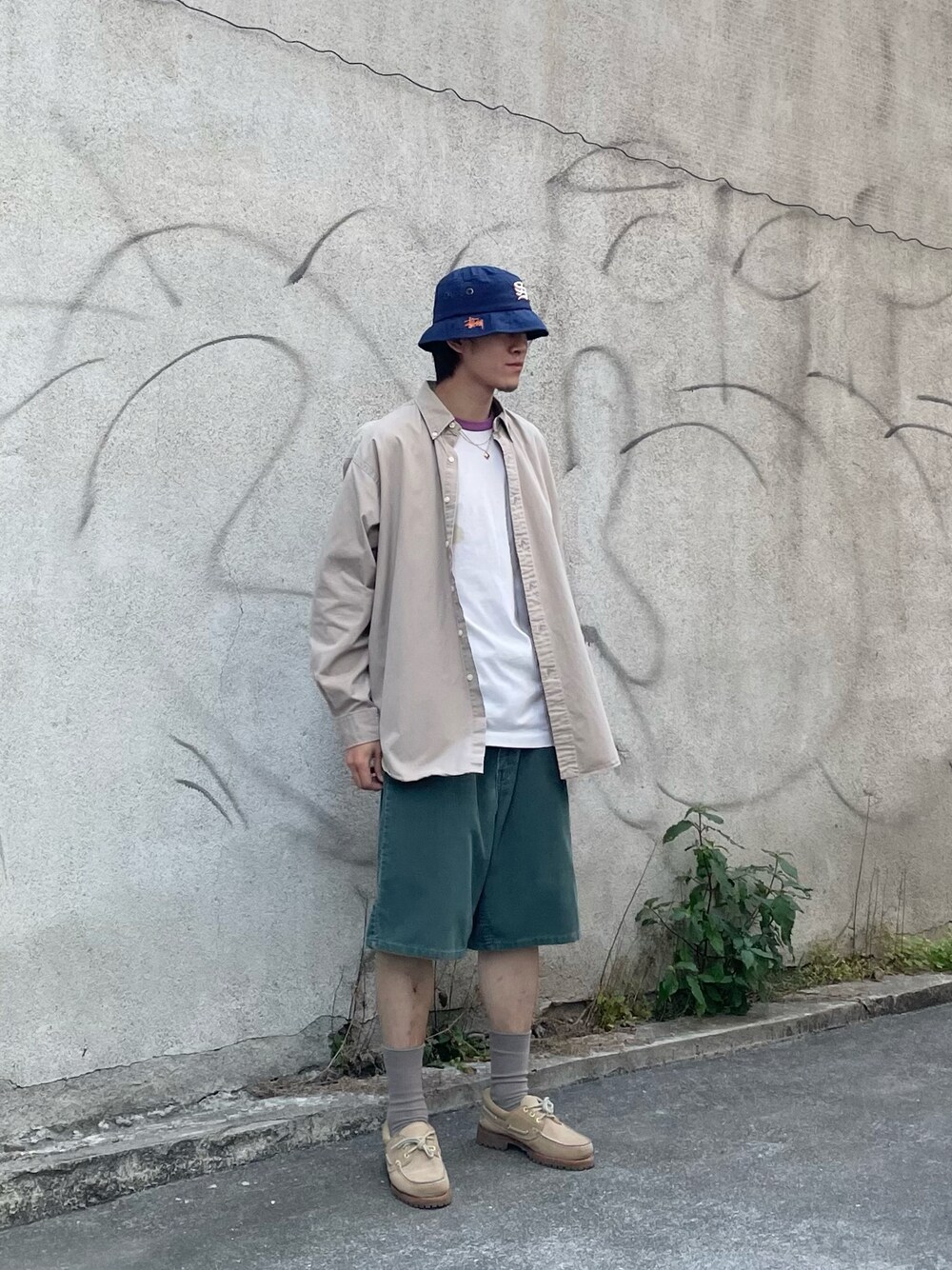 「oldstussy、ショーツ、古着、ラルフローレン、リーバイス、Timberland 3eye」｜「STUSSYのアイテム（ハット、ブルー系）」を使った、アキヲさん（メンズ・172cm）の夏コーディネートの1枚目の写真