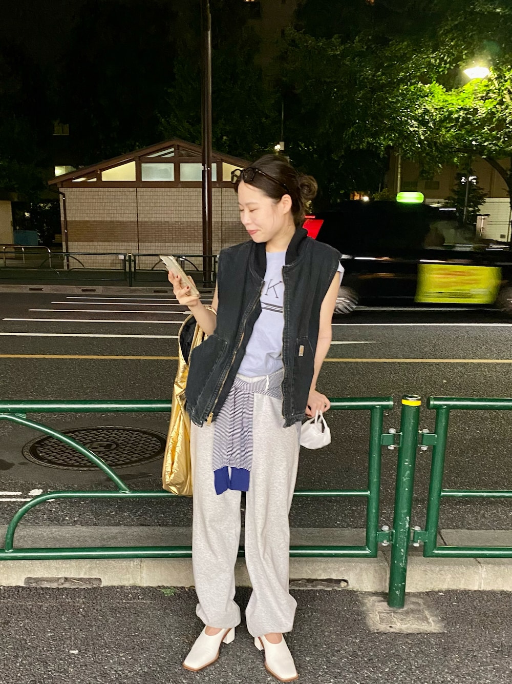 「メガネ女子、メガネコーデ、古着MIX、古着コーデ、ベスト、155cmコーデ」｜「Plan Cのアイテム（シューズ、ホワイト系）」を使った、sihoさん（レディース・155cm）の秋コーディネートの1枚目の写真