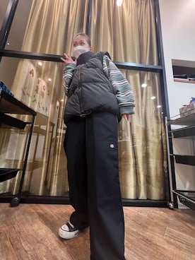 「ワークパンツ」｜「アイテム（ダウンベスト）」を使った、リナさん（レディース・160cm）の秋コーディネート