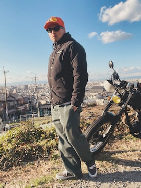 「アイテム（チノパンツ）」を使った、yoshikazuさん（メンズ・170cm）の冬コーディネート