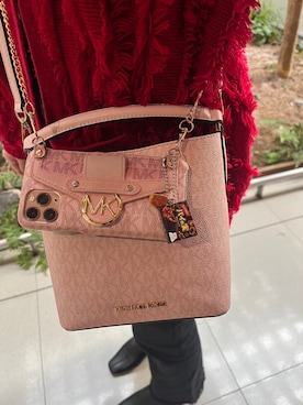 「アイテム（スマホケース/カバー、ピンク系）」を使った、⭐︎さん（レディース・163cm）の冬コーディネート