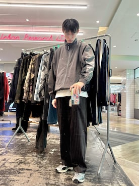 「URBAN RESEARCH（アーバンリサーチ）のLOTTO　PANEL TRACK BLOUSON（ブルゾン、グレー系）」を使った、Yuiさん（メンズ・176cm）の秋コーディネート