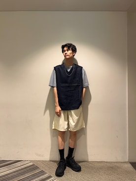 Noro Yuiさんの「Linen Vneck Vest」を使ったコーディネート