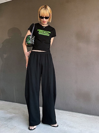 「SLY（スライ）のCOMPACT LOGO T/SH コンパクト ロゴ Tシャツ 夏服（Tシャツ/カットソー）」を使った、maichinさん（レディース・178cm）の夏コーディネート