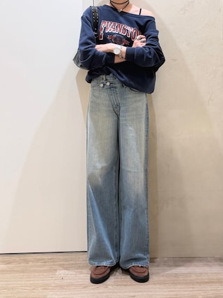 「MOUSSY（マウジー）のOFF SHOULDER SWEAT トップス（スウェット）」を使った、maichinさん（レディース・178cm）の秋コーディネート