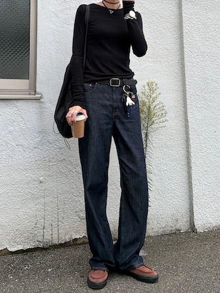 「Didot.showroom（ディドット ショールーム）のone shoulder big nylon bag（ボディバッグ/ウエストポーチ）」を使った、maichinさん（レディース・178cm）の秋コーディネート