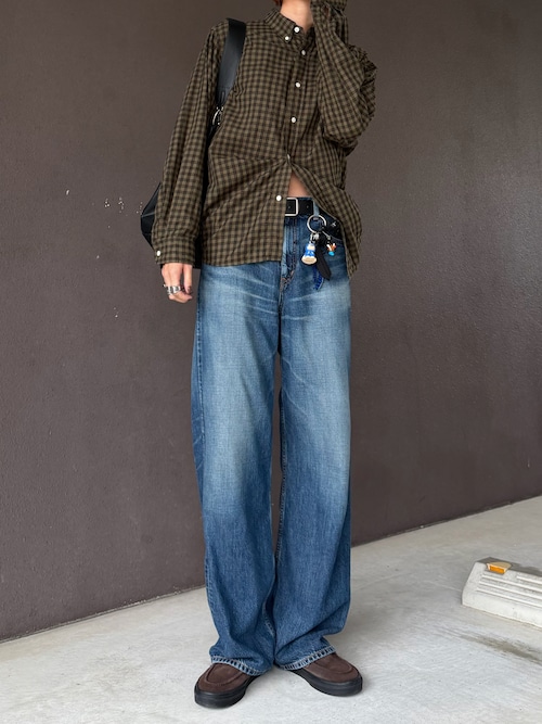 「MOUSSY（マウジー）の【26年SS新作】【セットアップ対応】TENCEL(TM) DENIM STRAIGHT（デニムパンツ）」を使った、maichinさん（レディース・178cm）の秋コーディネート