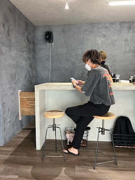 「UNIQLO（ユニクロ）のアイテム（スラックス、ブラック系）」を使った、hayatoさん（メンズ・170cm）の秋コーディネート