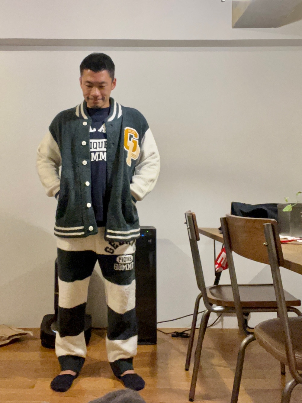 「gelato pique HOMME、gelato pique、gelatopique、ルームウエア、パジャマ、寝巻きコーデ、寝巻き」｜「GELATO PIQUE HOMMEのアイテム（ルームウェア、グリーン系）」を使った、ハチさん（メンズ・162cm）の秋コーディネートの1枚目の写真