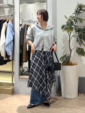 「アイテム（パーカー）」を使った、SAKOさん（レディース・160cm・30代）の秋コーディネート