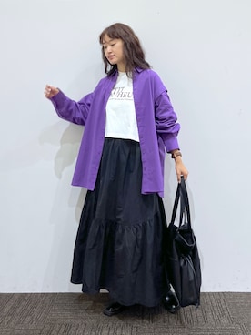 「パープル×黒」｜「アイテム（シャツ/ブラウス）」を使った、SAKOさん（レディース・160cm）の秋コーディネート