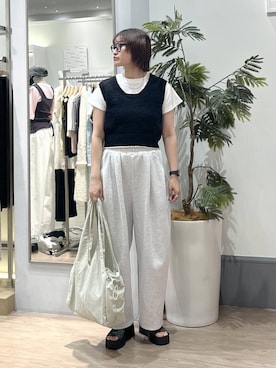 「LOWRYS FARM（ローリーズファーム）のカットイージーコクーンパンツ　292362（スウェットパンツ、グレー系）」を使った、SAKOさん（レディース・160cm）の春コーディネート