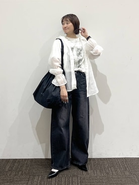 「LOWRYS FARM（ローリーズファーム）のフリルフードシャツ　579513（シャツ/ブラウス、ホワイト系）」を使った、SAKOさん（レディース・160cm）の春コーディネート