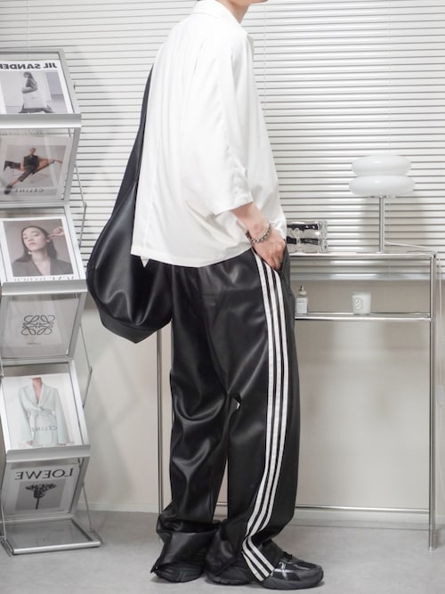 即完売フェイクレザー スリーストライプス ファイヤーバード トラックパンツ　XL アディダス フェイクレザー アディカラー スリーストライプス