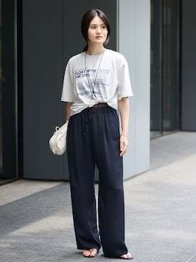 「IENA（イエナ）のウォッシャブルシルキーサテンイージーパンツ（Pants、ブルー系）」を使った、rioさん（レディース）の夏コーディネート