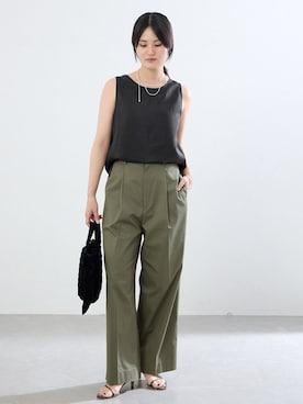 「IENA（イエナ）の《接触冷感/セットアップ対応》シルキータフタノースリーブブラウス（Shirts、ブラック系）」を使った、rioさん（レディース）の夏コーディネート
