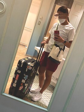 「アイテム（スウェットパンツ、レッド系）」を使った、Ayukiさん（レディース・167cm）の秋コーディネート